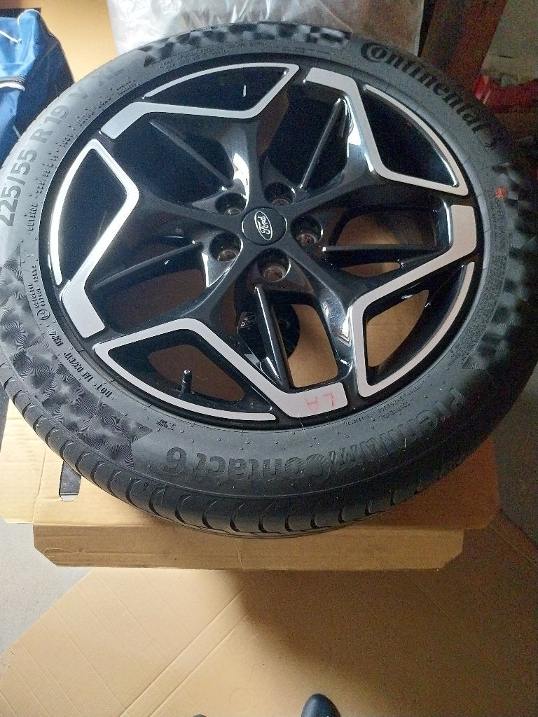 Jantes Ford Kuga 19" d'origine avec pneus Conti, Véhicule de tourisme, Pneus été, Pneu(s), Utilisé