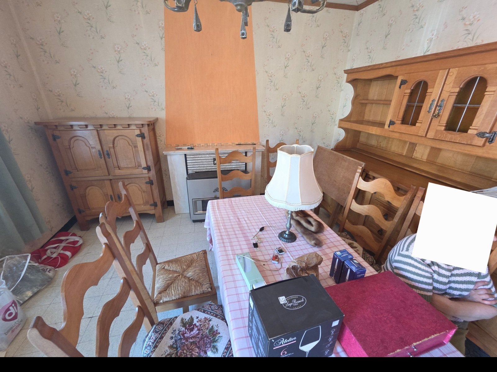 Eetkamer, Ophalen