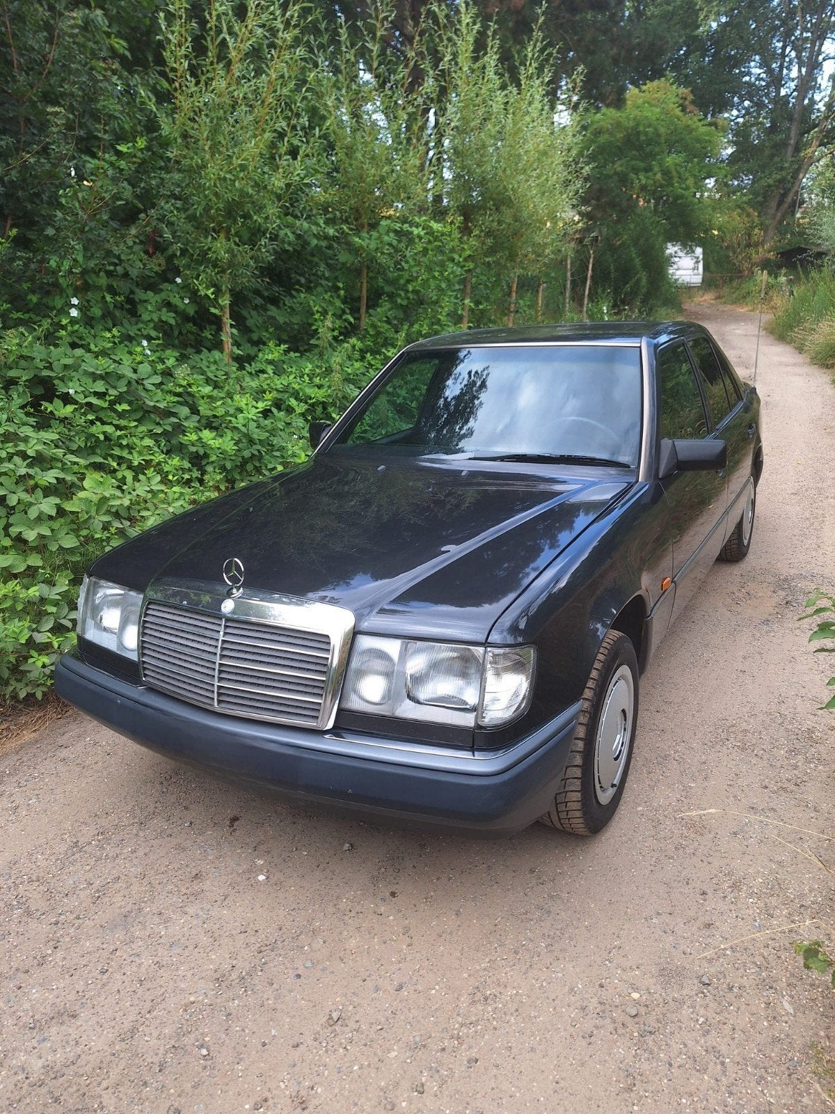 Mercedes w124 200D te koop, Auto's, Achterwielaandrijving, Zwart, Zwart, Mercedes-Benz