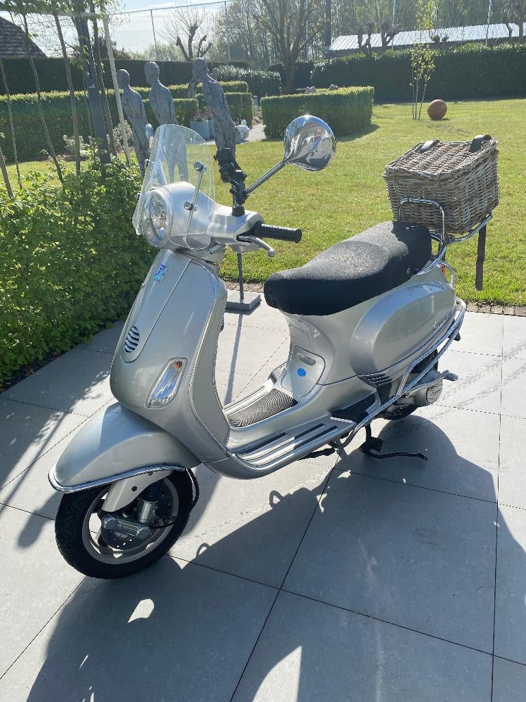 Vespa LX 125cc 2008, Fietsen en Brommers, Ophalen, 125 cc, Zo goed als nieuw, Benzine