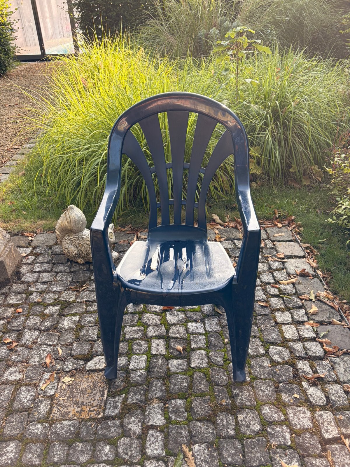 60€ set van 6 blauwe plastic tuinstoelen, Ophalen, Zo goed als nieuw, Plastic, Stapelbaar