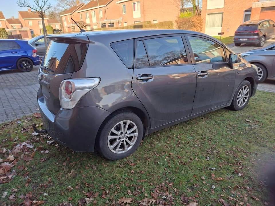 Toyota Verso 2.0 diesel, Auto's, Toyota, Voorwielaandrijving, Euro 5, Zwart, 5 deurs