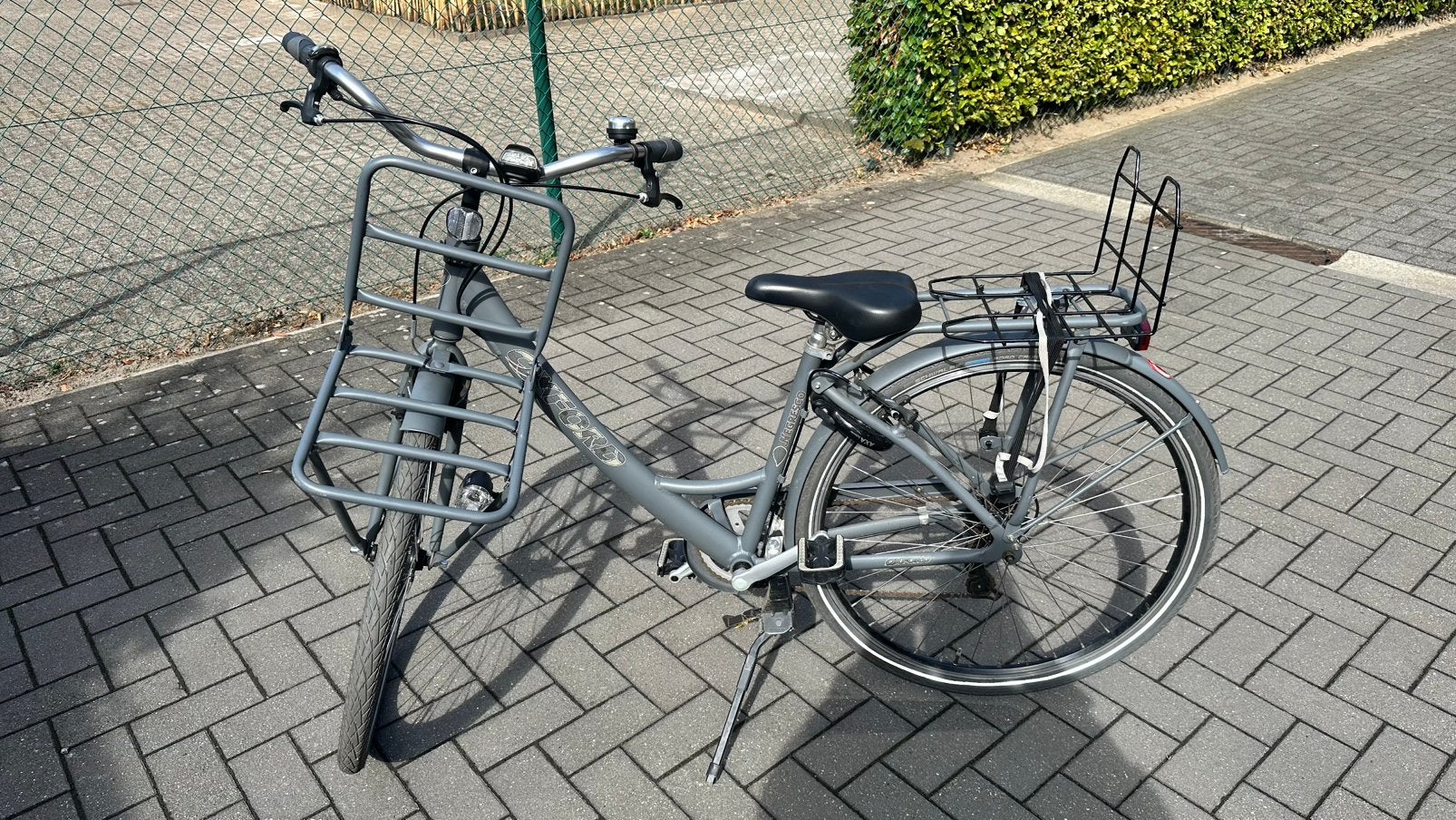 Meisjesfiets miet weg, Ophalen, Gebruikt