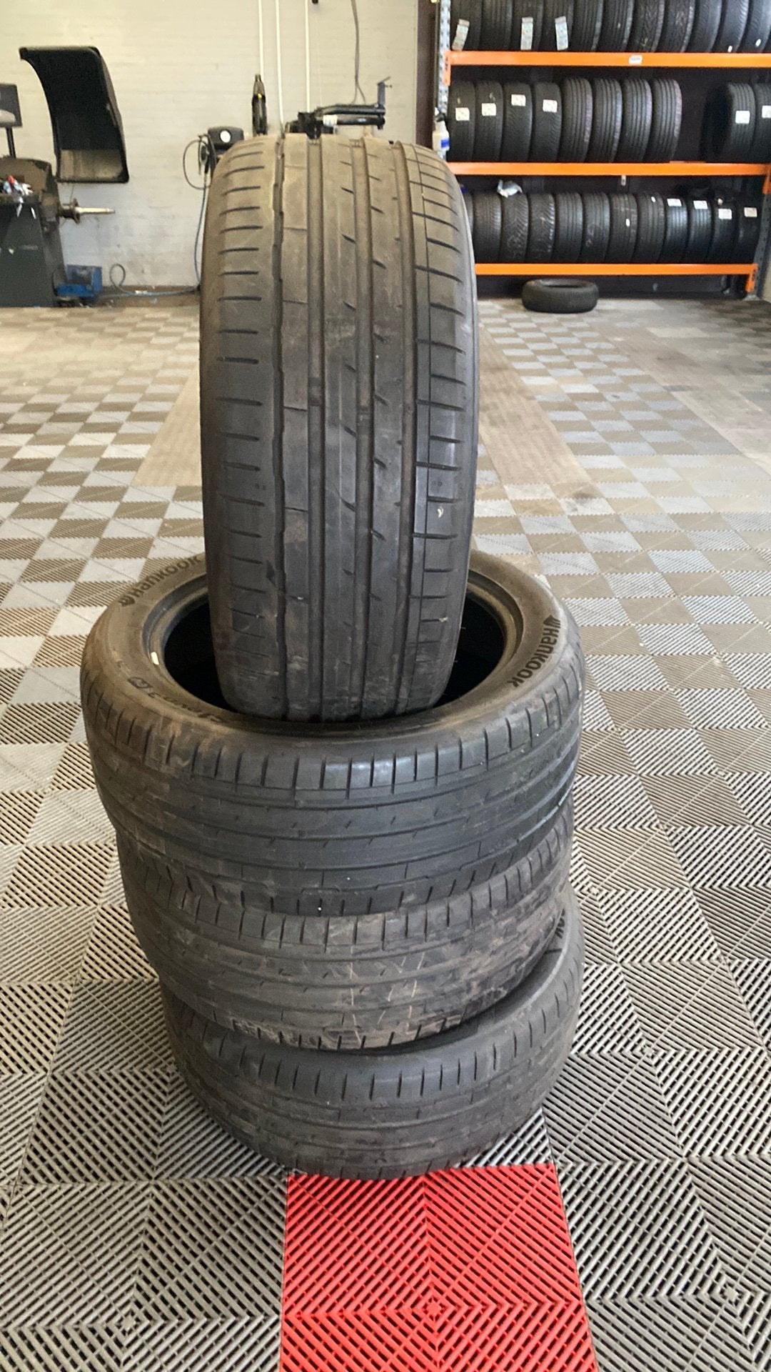 255/45/19 -104w merk hankook zomer dot 22, Enlèvement
