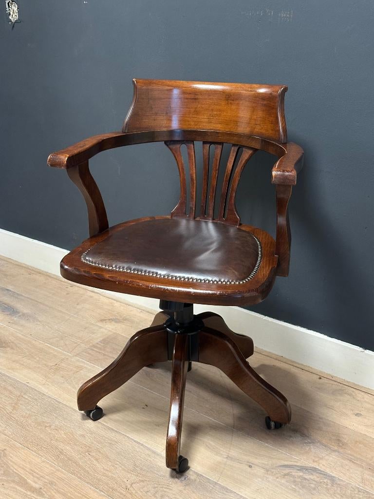 Klassieke bureaustoel, Antiek en Kunst, Verzenden