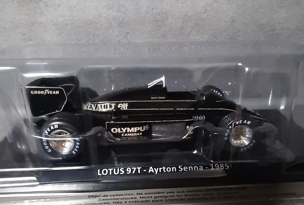 1:24/Ayrton Senna/ Lotus97T/1985, Hobby & Loisirs créatifs, Voitures miniatures | 1:24, Enlèvement ou Envoi, Neuf, Voiture, Autres marques