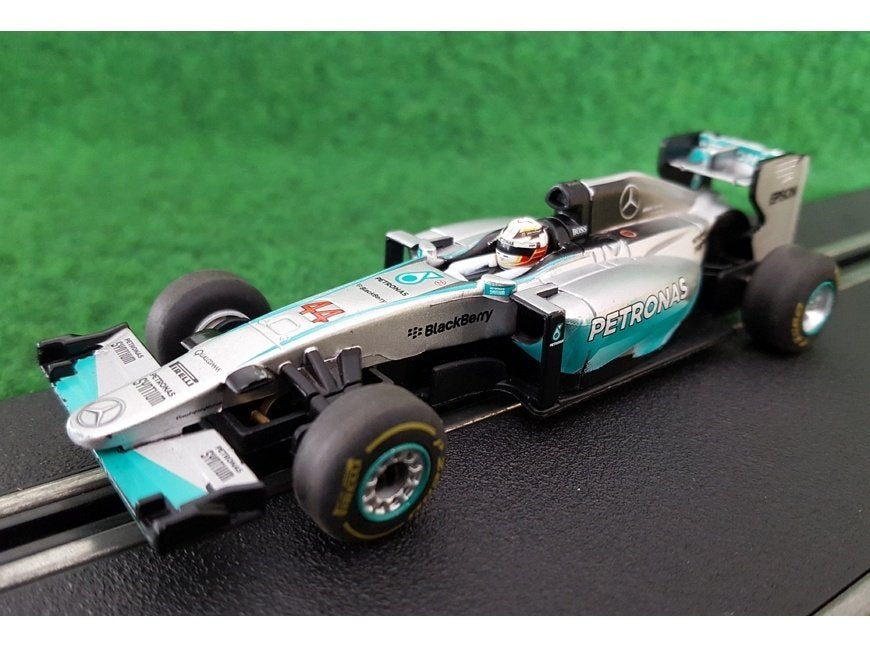 Carrera Go: Mercedes-Benz F1 W06 L.Hamilton Nr.44, Enfants & Bébés, Électrique, Enlèvement ou Envoi, Carrera, Circuit