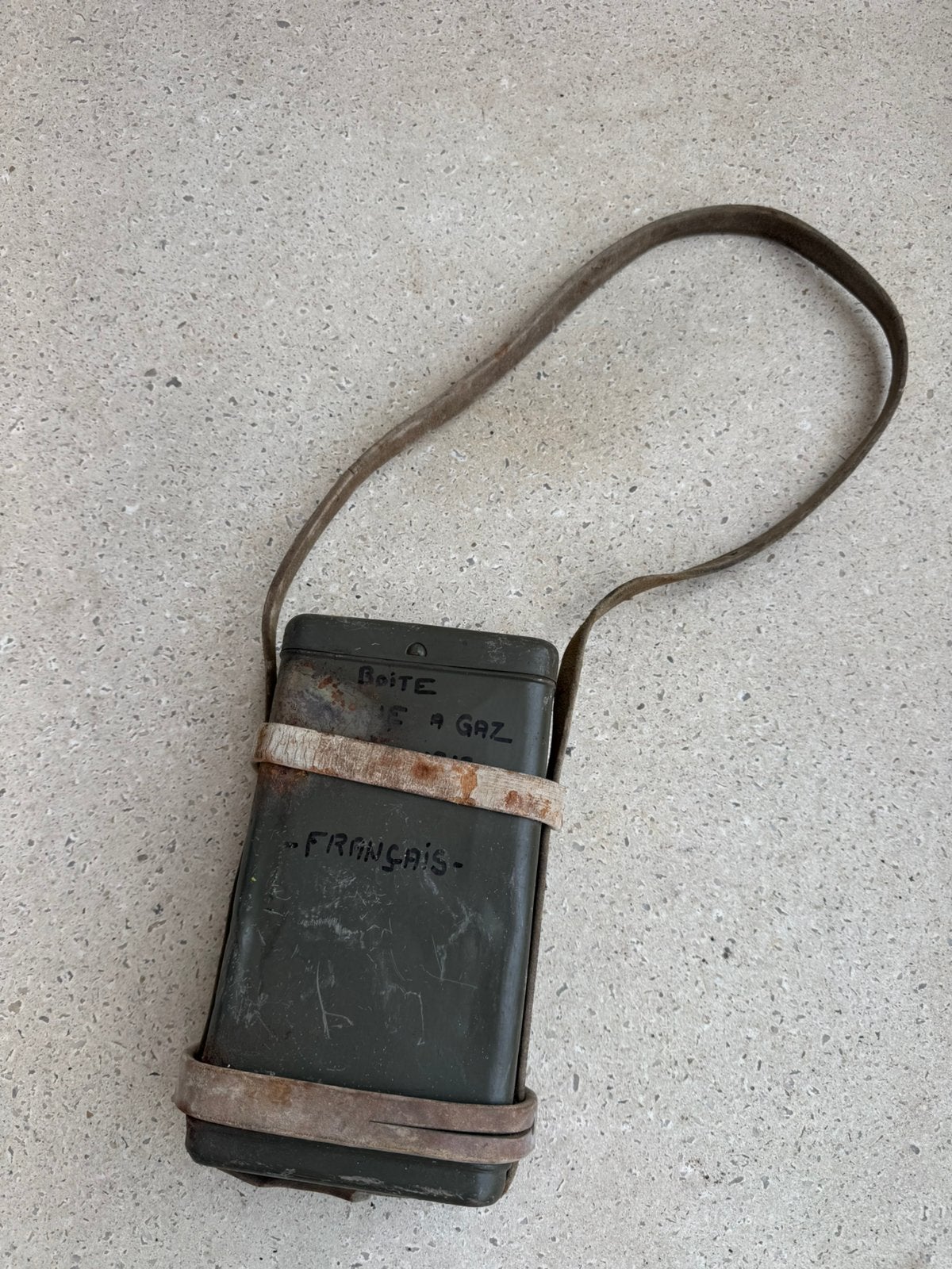 WW1 boite masque a gaz Français M2, Collections, Objets militaires | Général, Enlèvement ou Envoi
