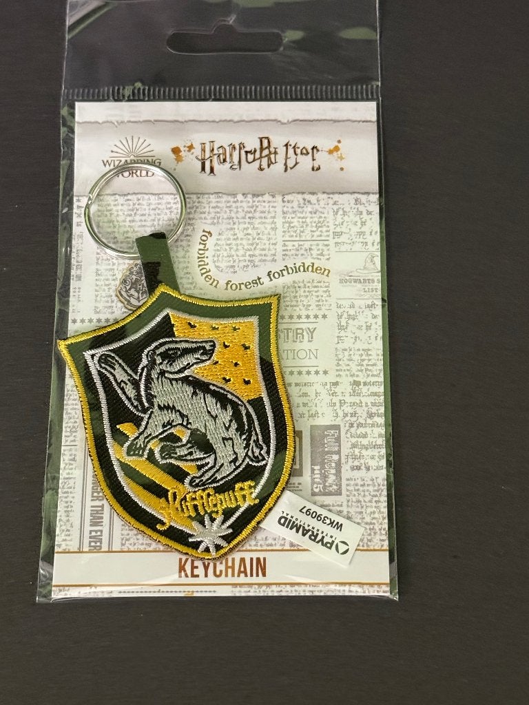 Harry Potter Hufflepuff sleutelhanger, Verzamelen, Verzenden, Nieuw, Gebruiksvoorwerp