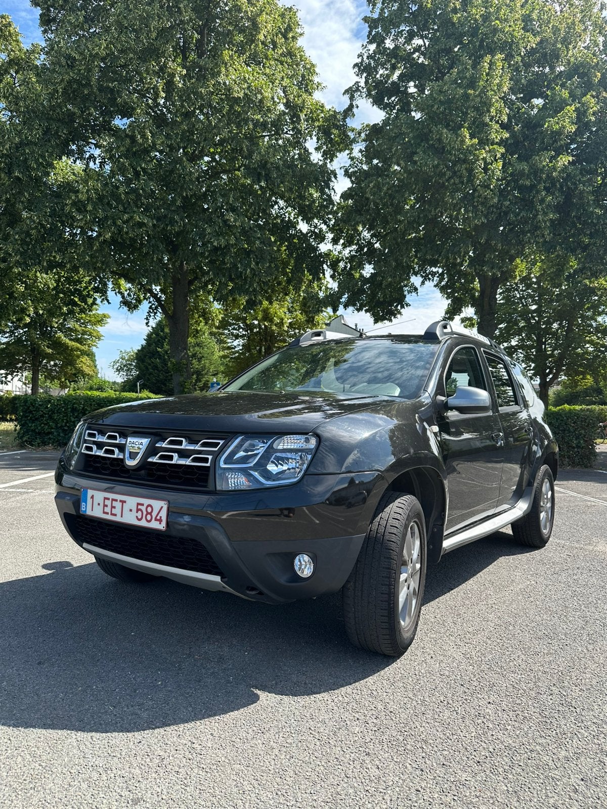 Dacia duster 1.2 benzine 69000km 06/2017, Auto's, Dacia, Voorwielaandrijving, Stof, Duster, Zwart