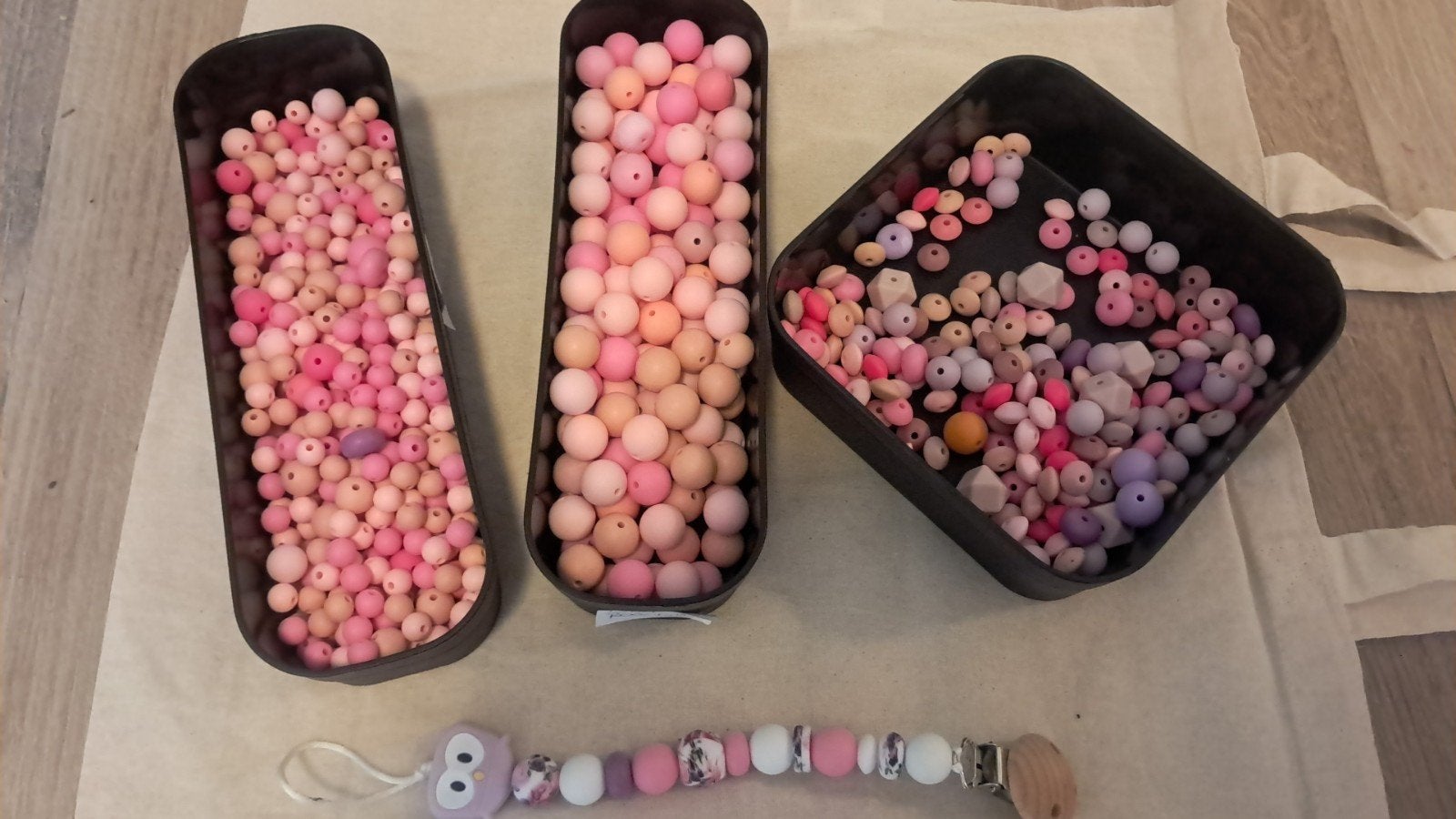 Lot 750+ roze nude fuchsia siliconen kralen - rond he, Ophalen of Verzenden, Nieuw, Draad