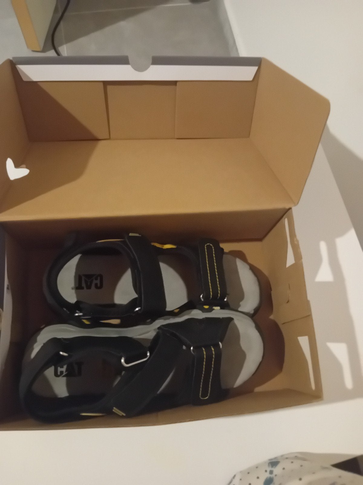 CAT sandalen maat 37 – Nieuw in doos, Kleding | Heren, Riemen en Ceintuurs, Ophalen, Zo goed als nieuw, Cat