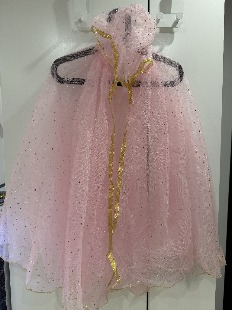 Déguisement: belle cape de princesse  à paillettes 5-7 ans, Kinderen en Baby's, Carnavalskleding en Verkleedspullen, Ophalen of Verzenden
