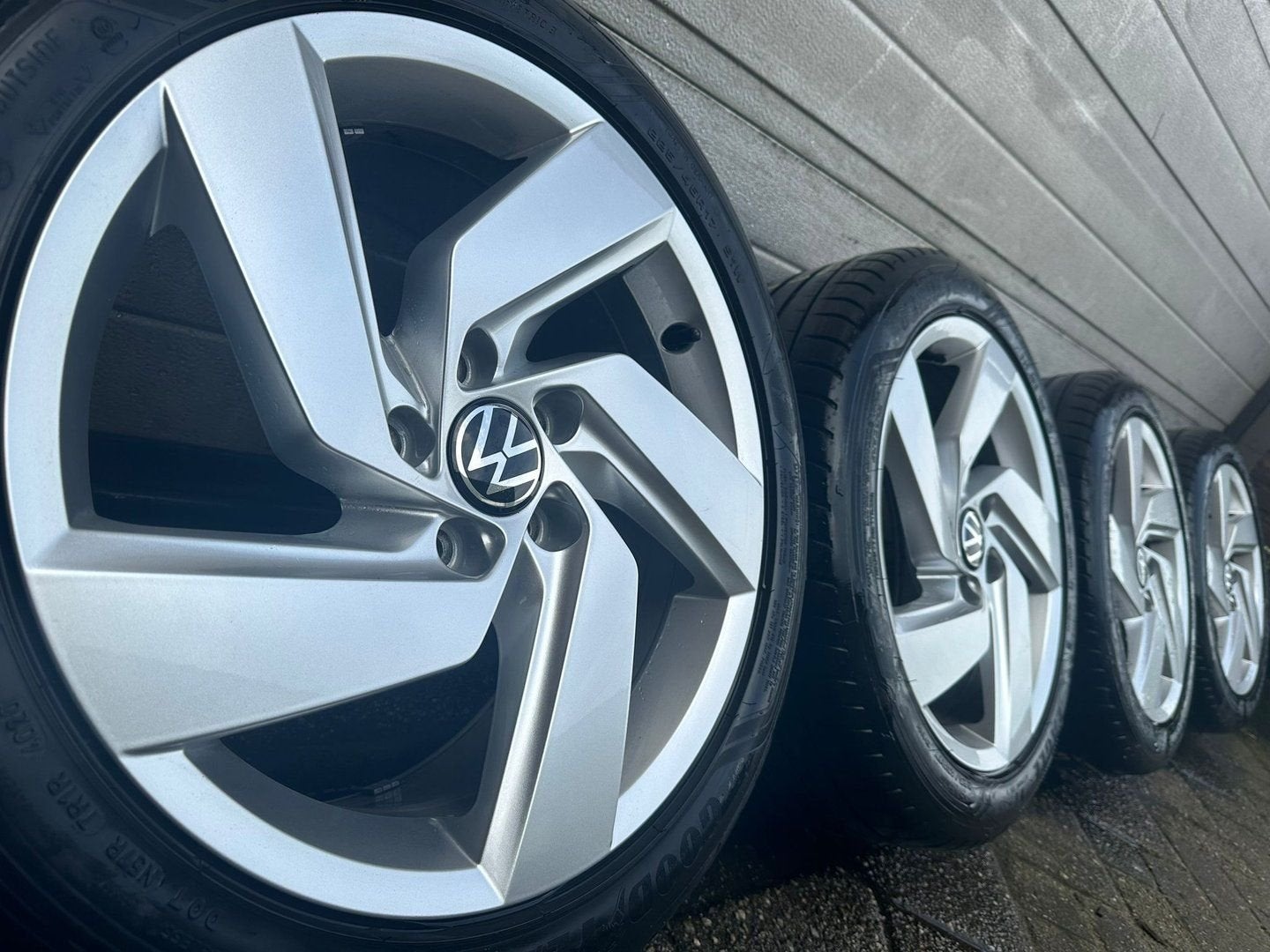 17 inc VW Golf 7 8 MK8 E-golf Touran Caddy  Seat Leon velgen, Gebruikt, -, -, Banden en Velgen