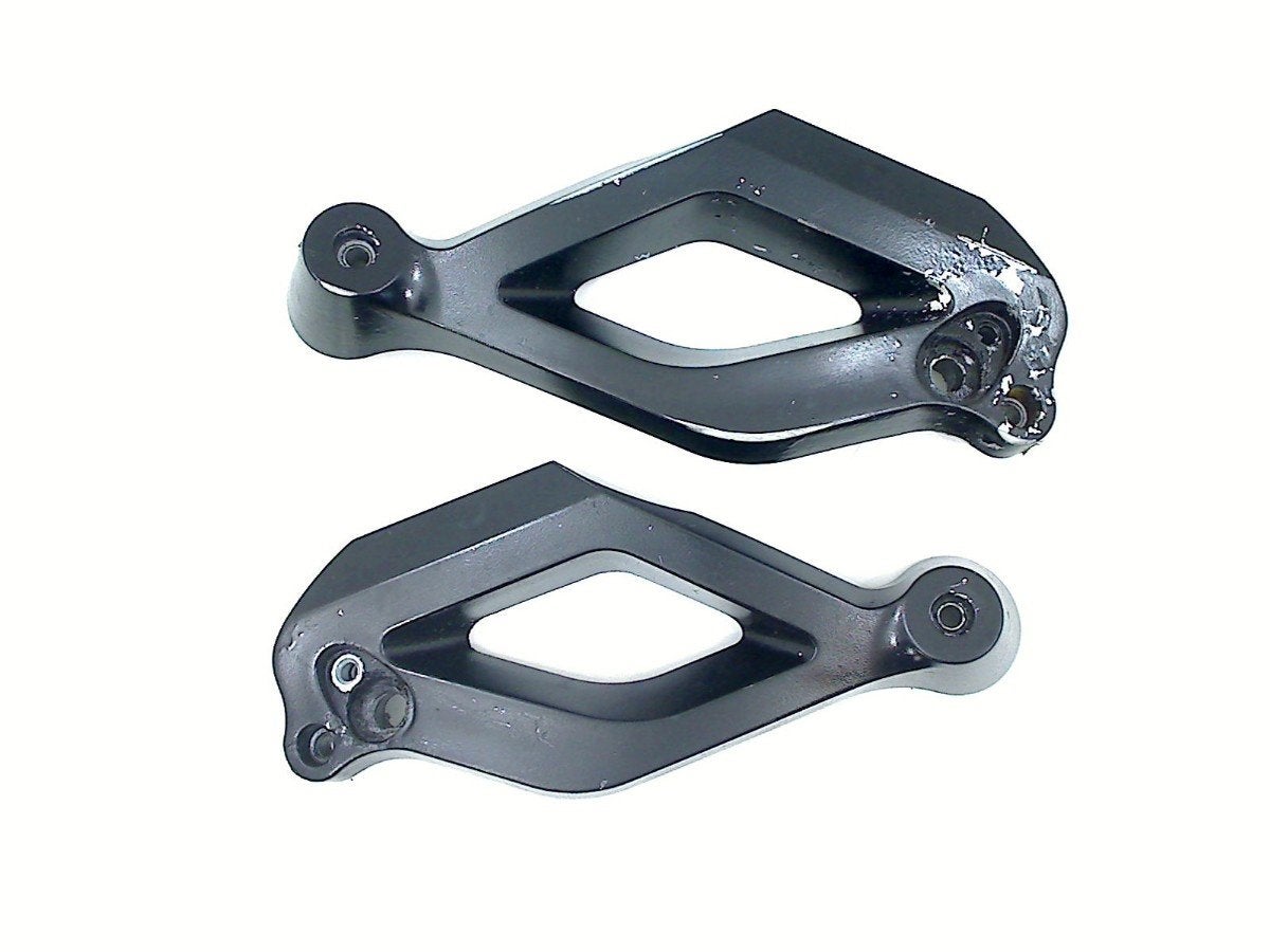 CARENAGE SUPPORT (UPPER) MT 03 2006-2013 (MT03 MT-03), Dhr. S. di Majo, Utilisé, Info@cama-motorparts.nl, P.J. Troelstraweg 8 8
3144 CX  MAASSLUIS, NL