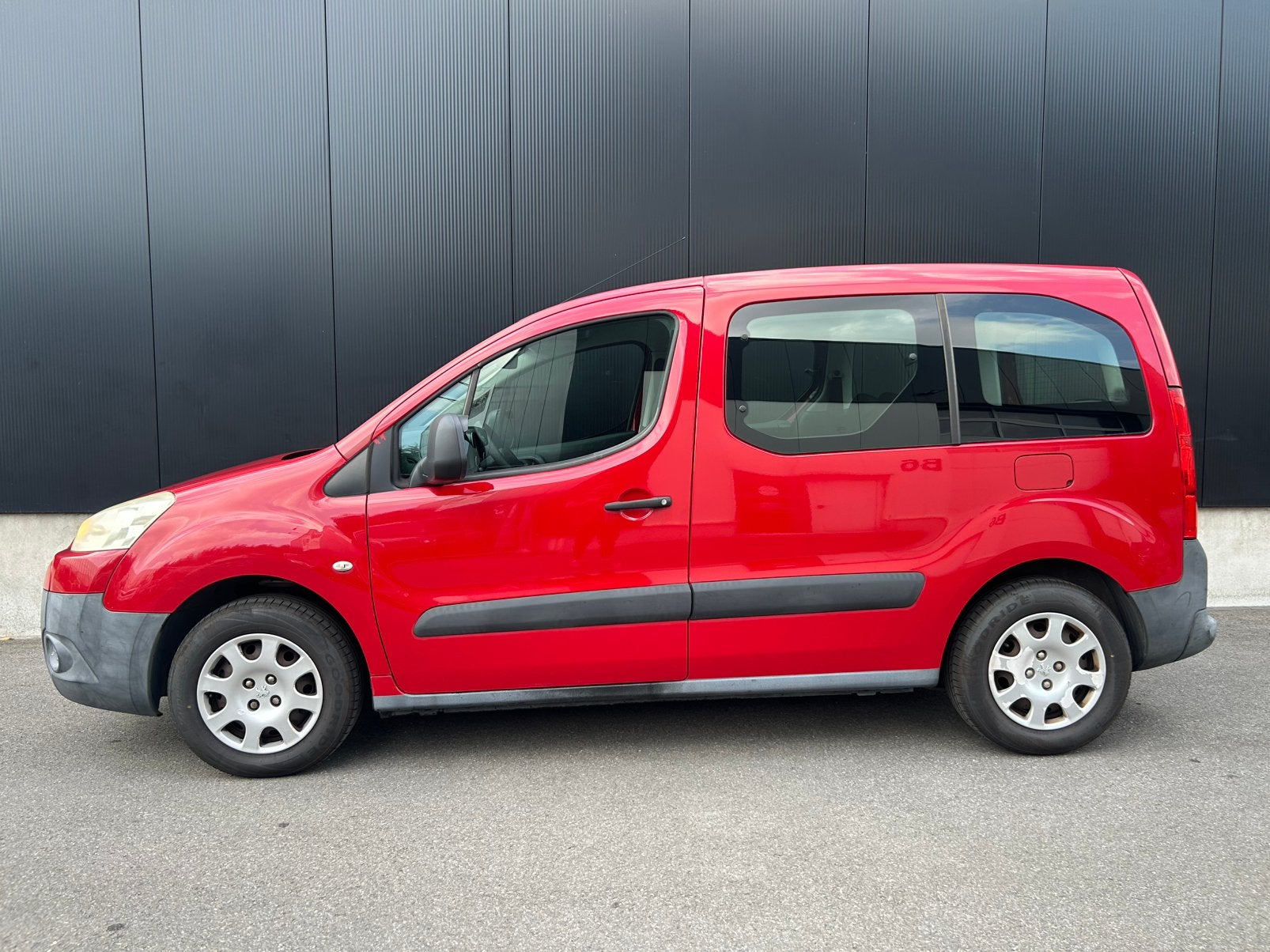 Peugeot Partner Tepee 1.6i / Goede staat, Auto's, Euro 5, Zwart, Bedrijf, Handgeschakeld