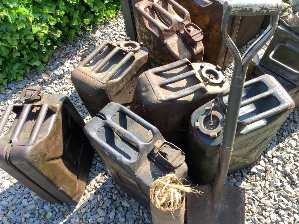 Jerrycan US et britannique ww2, Enlèvement