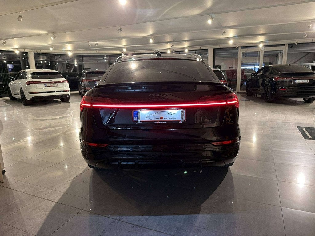 Audi Q8 e-tron 55 QUATTRO 408PK * HEAD UP DISPLAY * 360 CA, Auto's, Automaat, Gebruikt, Zwart, Elektrisch