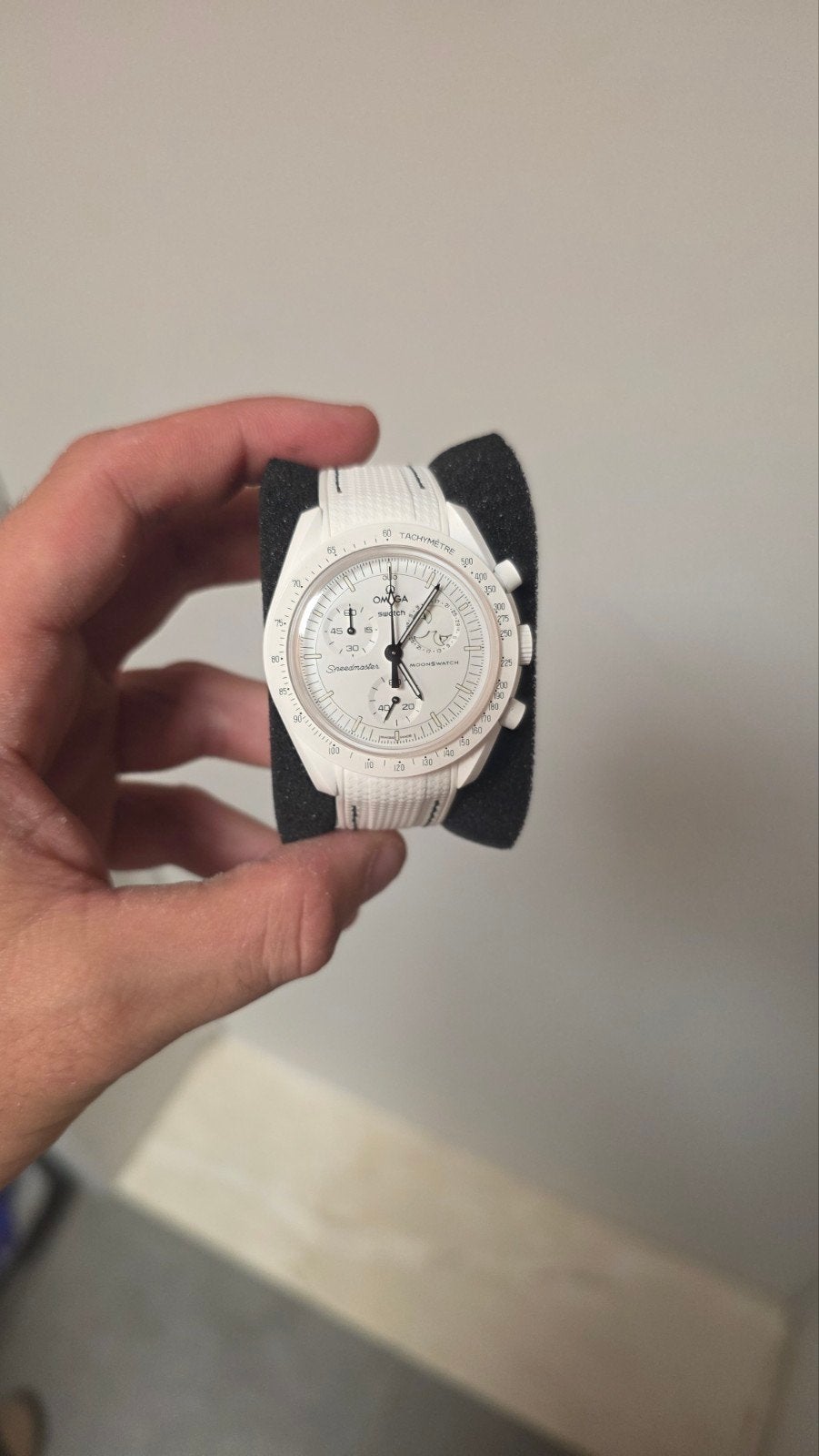 moonswatch mission to moonphase snoopy, Handtassen en Accessoires, Horloges | Heren, Kunststof, Polshorloge, Ophalen of Verzenden
