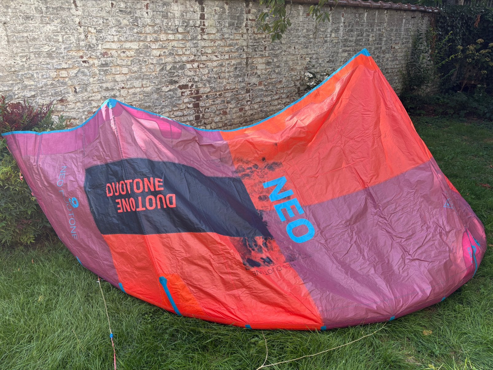 Duotone Neo 9m Kite, Watersport en Boten, Kitesurfen, Ophalen of Verzenden, Zo goed als nieuw, 9 m², Kite