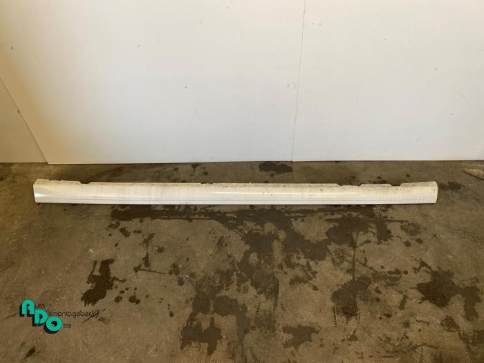 Zijskirt links van een Volkswagen Polo (Polo 09-) (LB9A), Gebruikt, -, Volkswagen, -