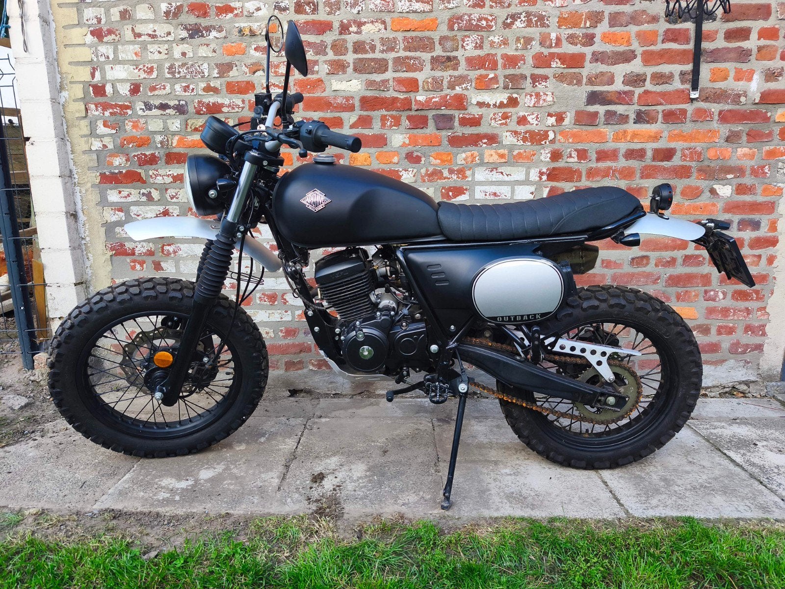Archive Motorcycle Outback 125 cm³ – Style Scrambler / Vinta, 125 cm³, Comme neuf, Enlèvement, Archive