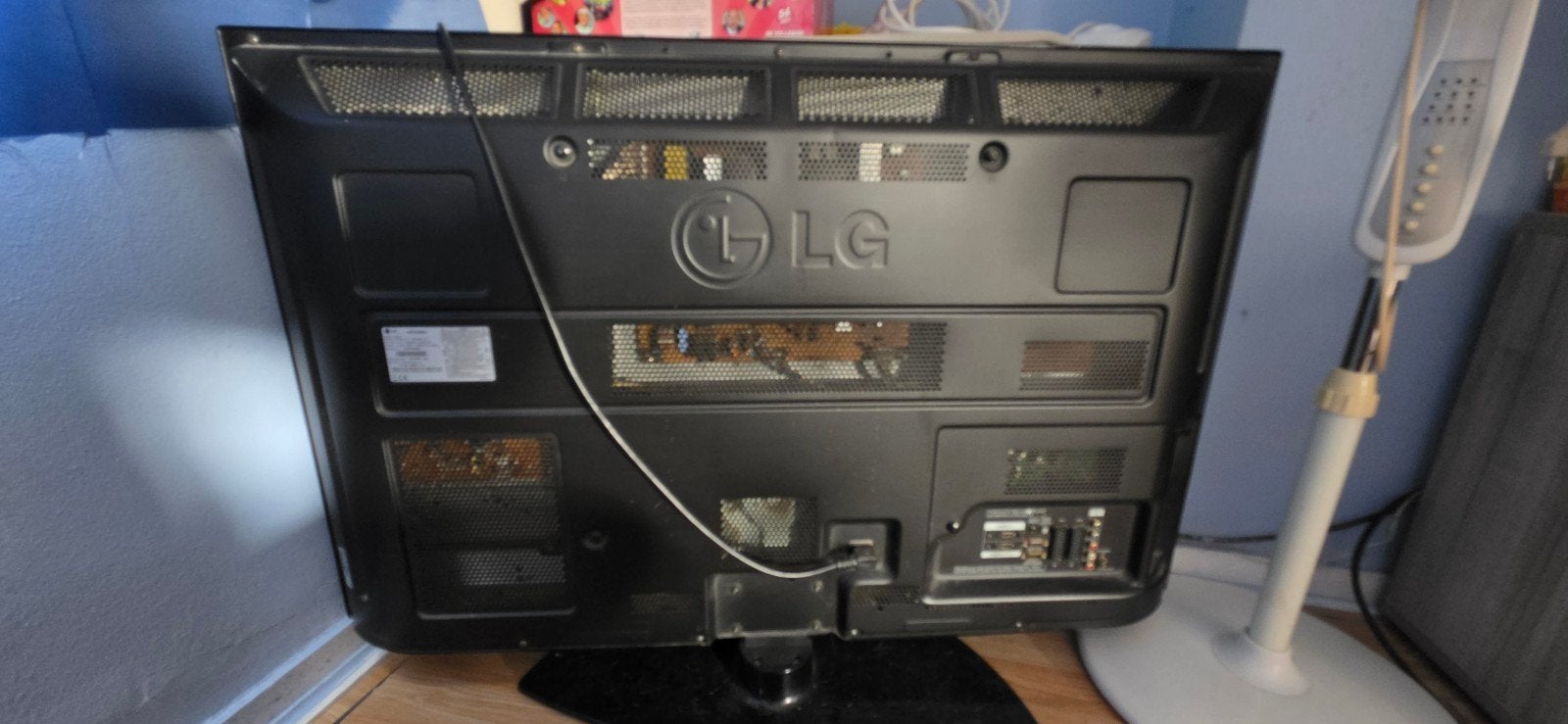 LG TV met afstandsbediening., Audio, Tv en Foto, Ophalen, Gebruikt, Tv en Weergevers
