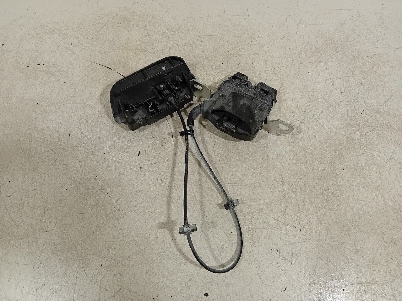 Slot mechaniek kofferdeksel achterklep elektrisch Mercedes-B, Onderdelen@venauto.nl, Van der Ven Autorecycling B.V., Gebruikt