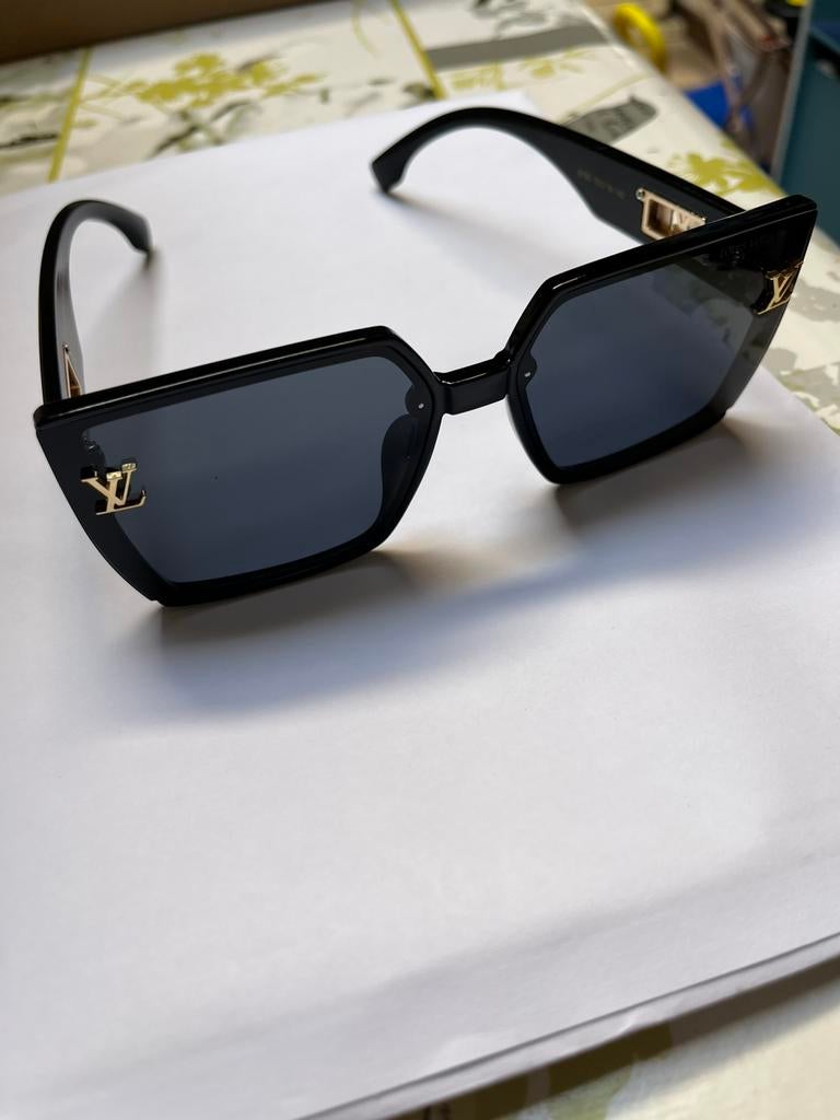 Lunettes Louis Vuitton, Bijoux, Sacs & Beauté, Lunettes de Soleil & Lunettes | Femmes, Enlèvement ou Envoi, Comme neuf, Lunettes