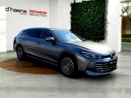 Volkswagen Passat Variant Passat Elegance Business Premium2., Argent ou Gris, Achat, Affichage tête haute, Automatique