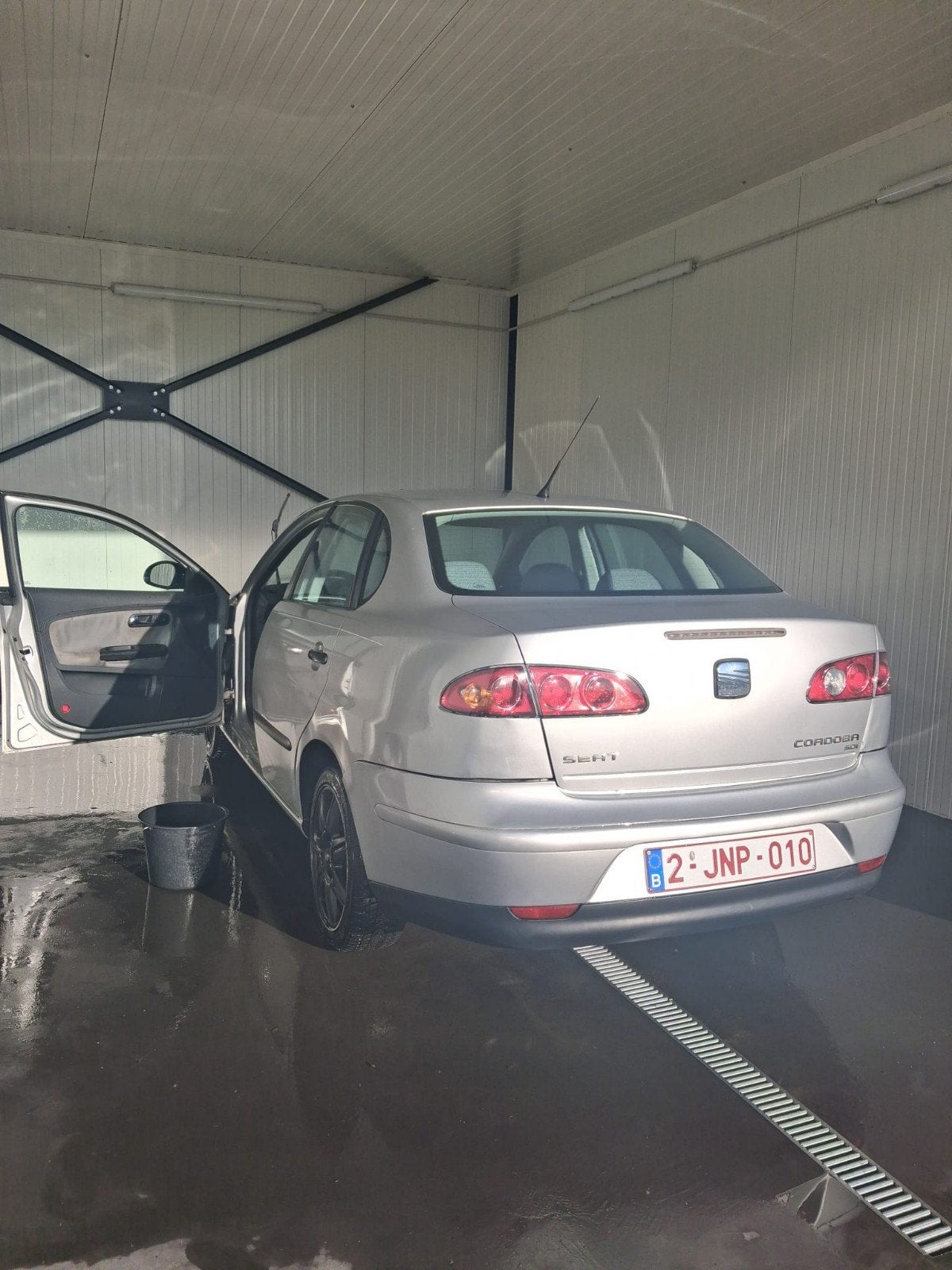seat cordoba diesel SDI, Autos, Seat, Argent ou Gris, Achat, Boîte manuelle, 5 portes