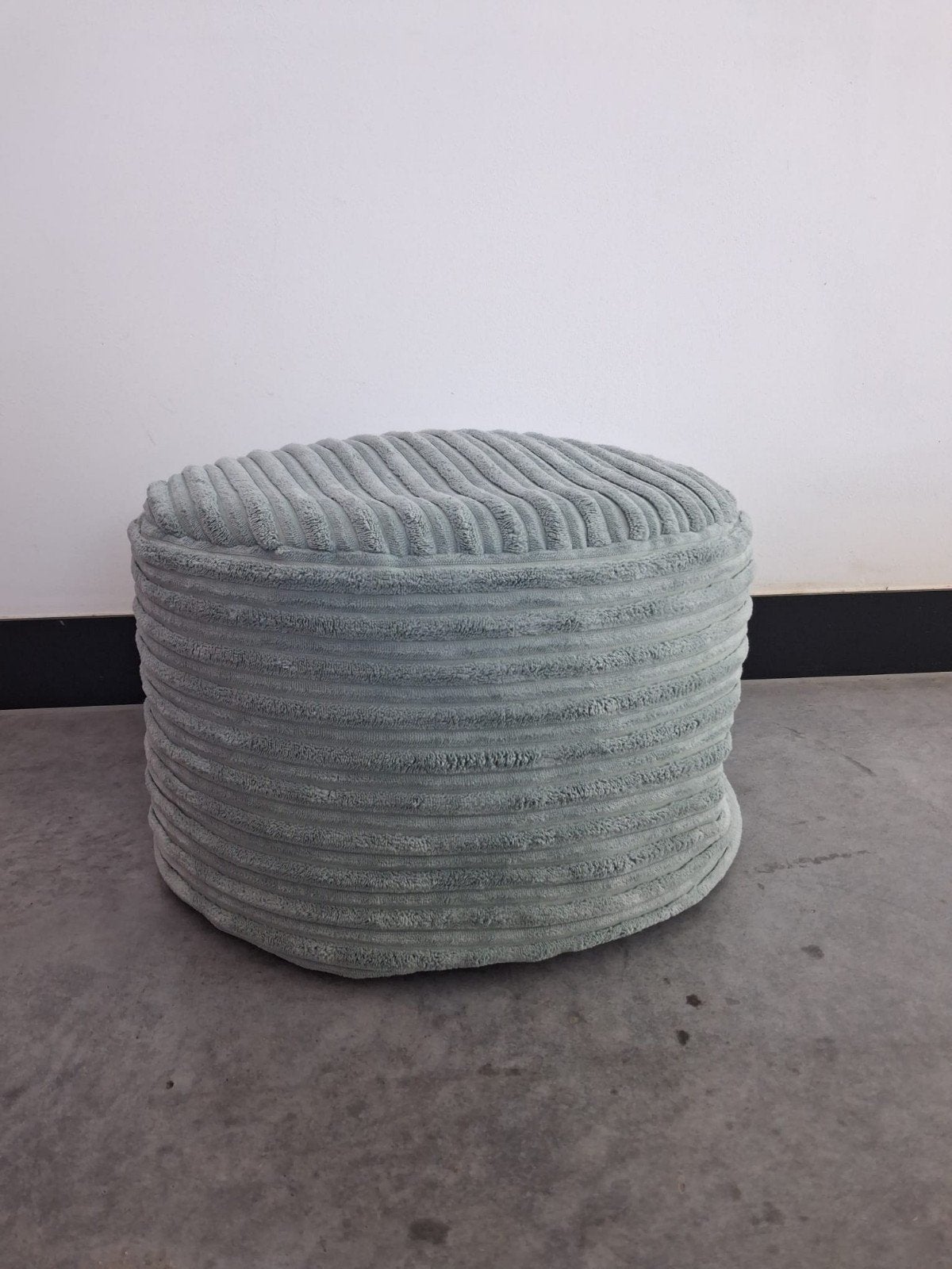 Voetbankje zacht turquoise BigBertha 28cm hoog 40 cm breed, Ophalen