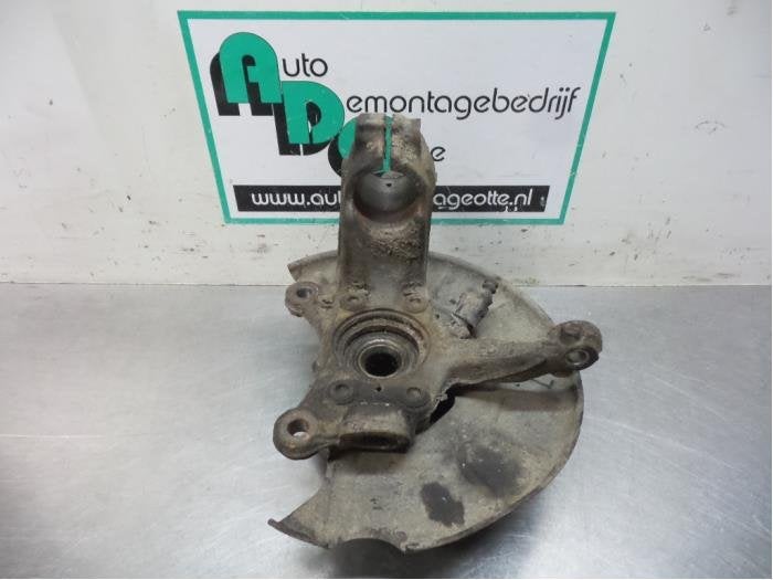 Fusee rechts-voor van een Volkswagen Caddy (Caddy 04-), Gebruikt, -, Volkswagen, -