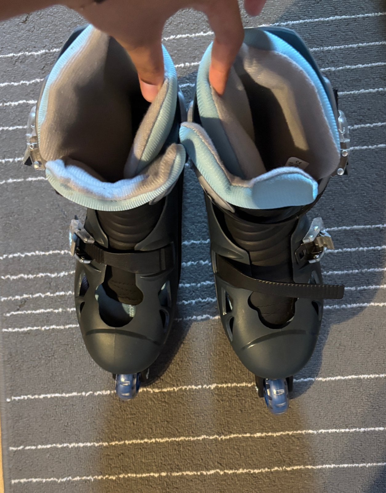 Paire de patins à roulettes 37-40, Enlèvement ou Envoi, Réglable, Comme neuf, Femmes