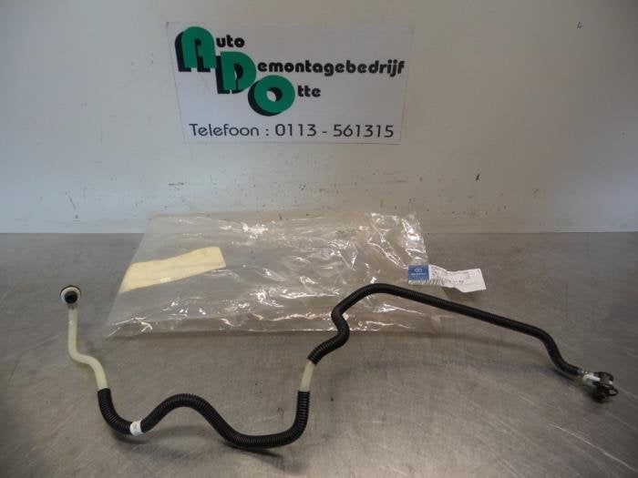 Conduit de carburant d'un Mercedes C-Klasse (C-Klasse 00-), Neuf, -, 3 mois de garantie, -