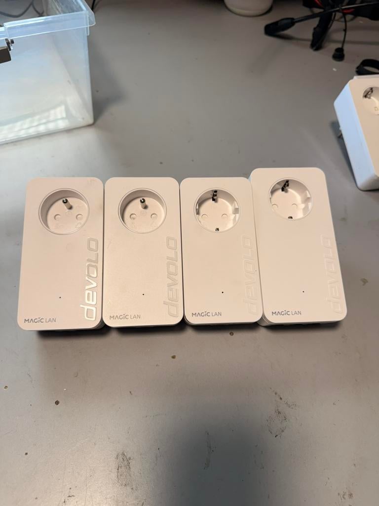 Devolo magic 2 Lan set van 4, Informatique & Logiciels, Adaptateurs powerline, Enlèvement ou Envoi, Comme neuf