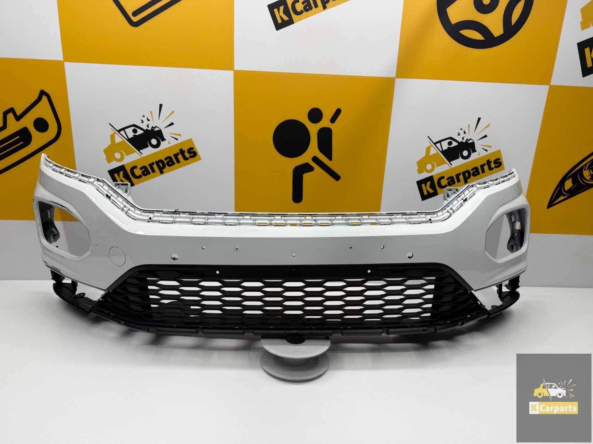 Voorbumper Volkswagen T-Roc R-Line Bumper 6xPDC 2GA807221AF, Gebruikt, Volkswagen AG, Vw@volkswagen.de, Bumper
