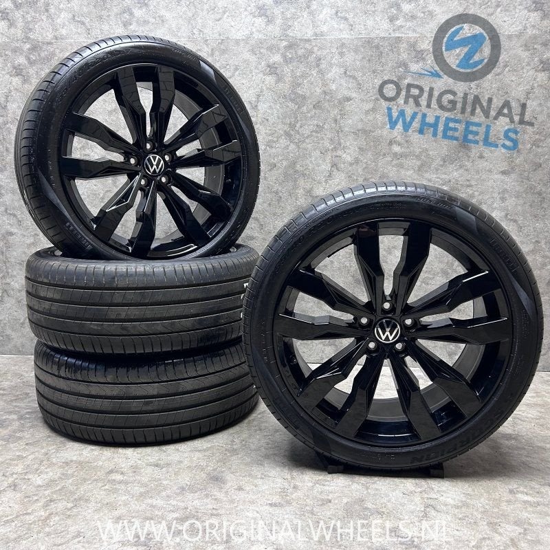 zwarte 20 inch originele Suzuka velgen + zomerbanden Volkswa, Auto-onderdelen, 255 mm, -, -, Banden en Velgen