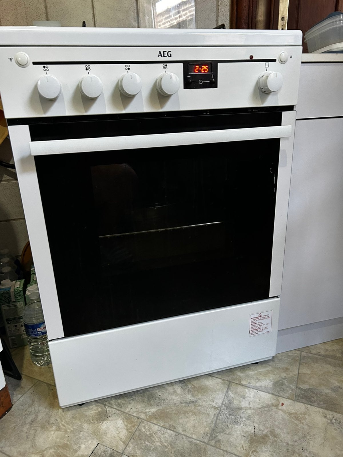 AEG fornuis, wit (H = 83 cm, L = 60 cm en l = 60 cm), Elektronische apparatuur, Fornuizen, Ophalen, Gebruikt, Minder dan 85 cm