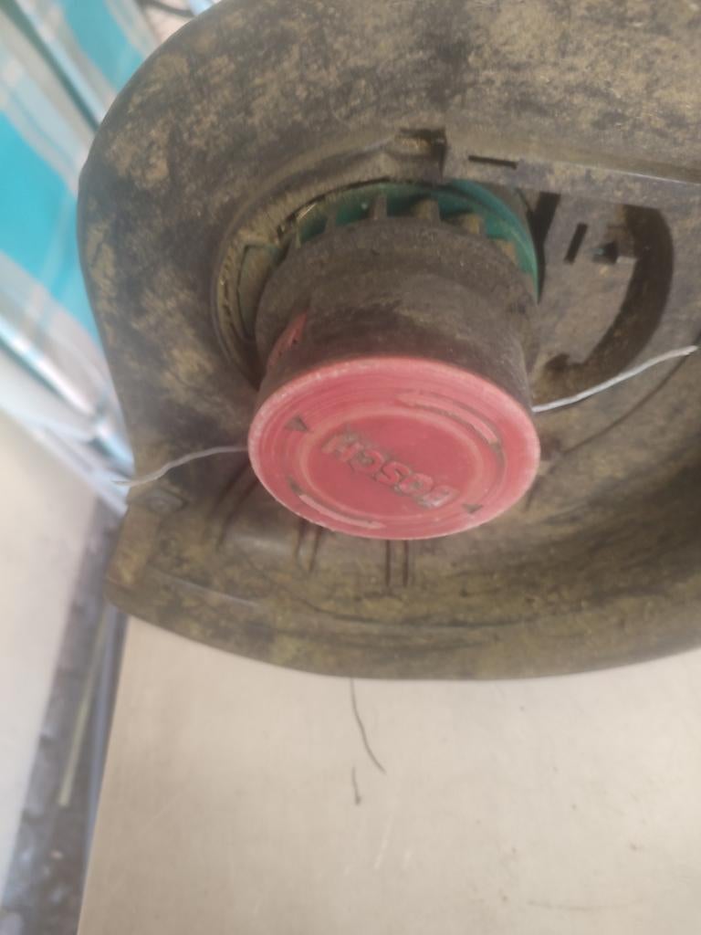 V débroussailleuse Bosch en très bon état pour 45€, Jardin & Terrasse, Coupe-bordures, Enlèvement