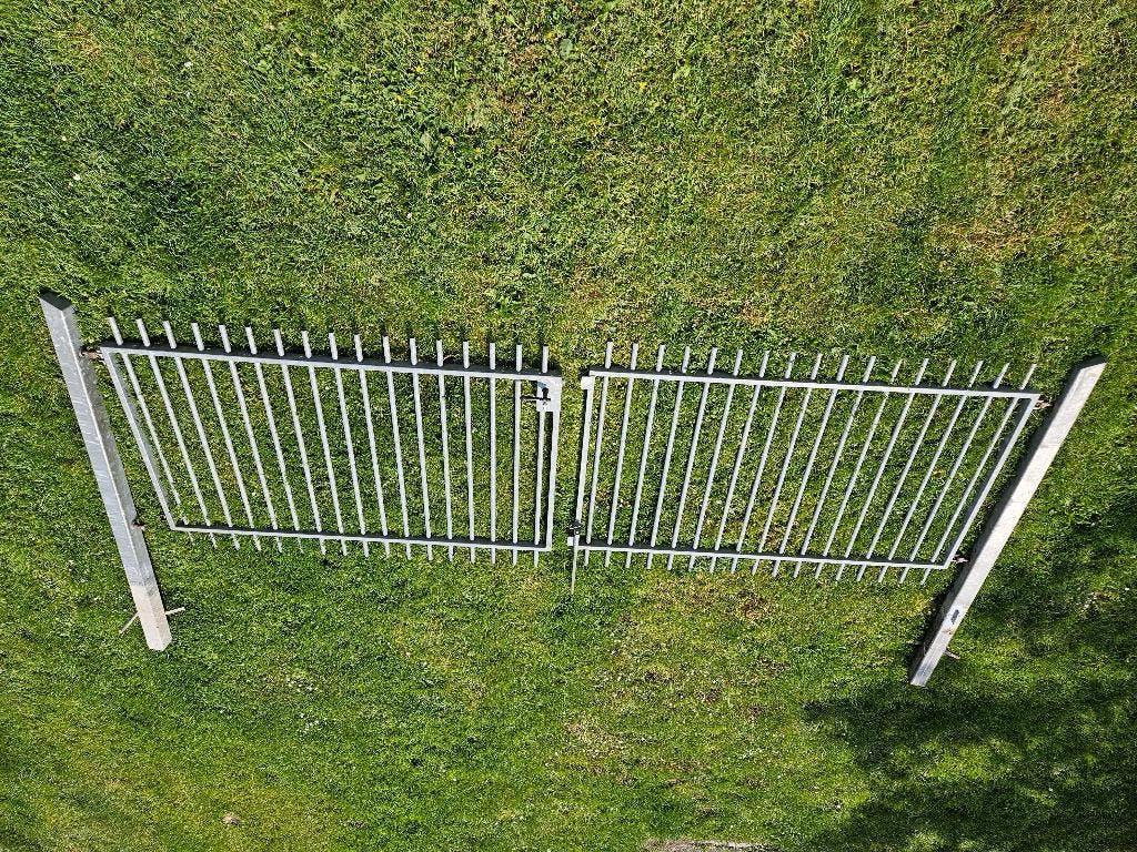 zware gegalvaniseerde poort +/- 350 cm breed, Tuin en Terras, Tuinpoorten, Ophalen
