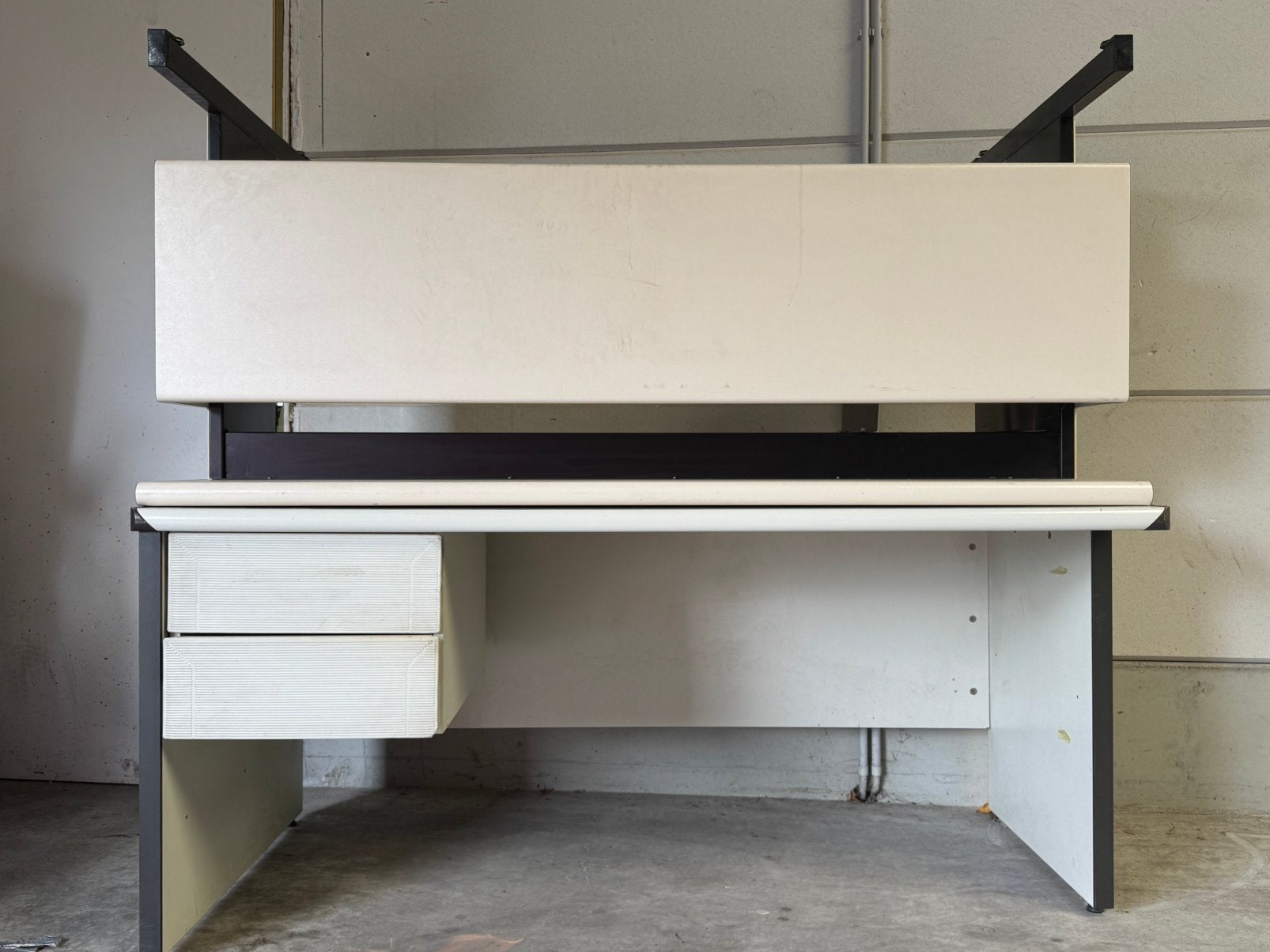 Werkbanken / Bureau, Ophalen, Zo goed als nieuw