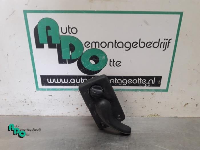 Poignée porte coulissante droite d'un Nissan Interstar (Int, -, 3 mois de garantie, Utilisé, -