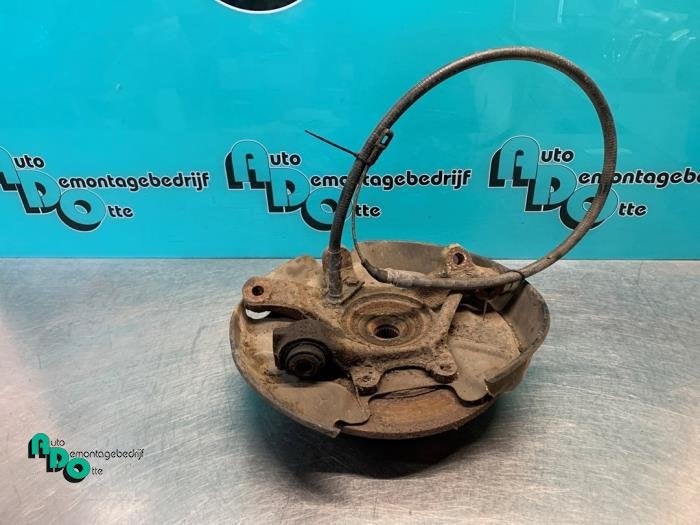 Fusee links-achter van een Mercedes 200 - 500, Gebruikt, -, Ophalen of Verzenden, -