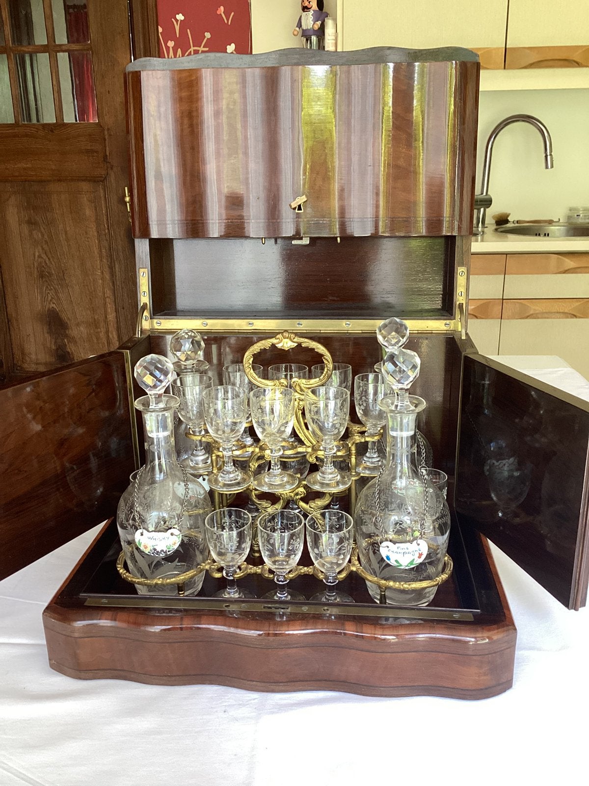 Exceptionnelle cave a liqueur Mapoleon III .D époque !, Ophalen