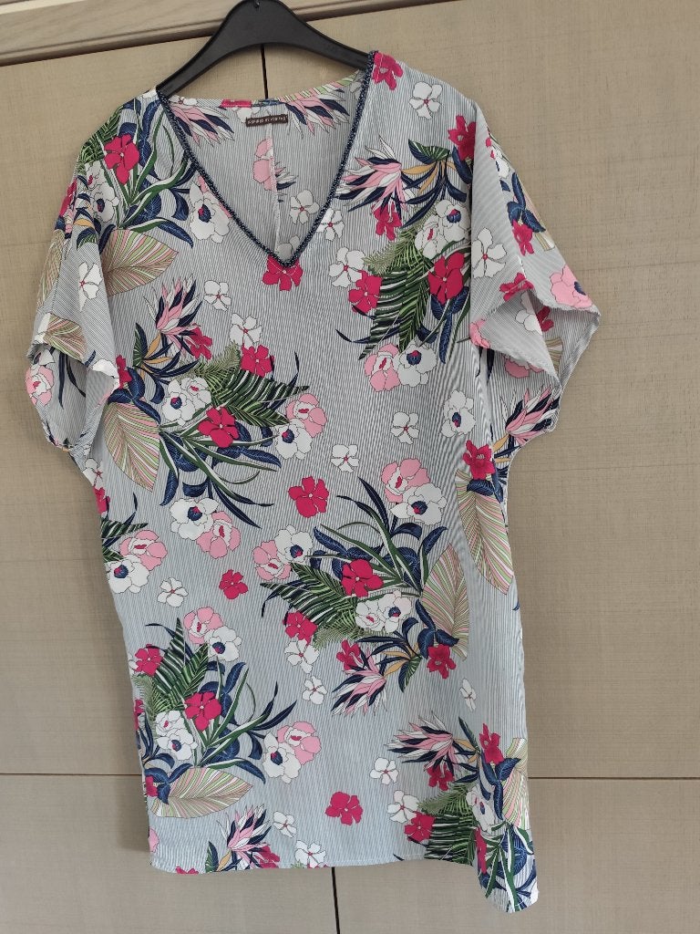Robe Veritas, taille S/M, Taille 38/40 (M), Veritas, Enlèvement ou Envoi, Comme neuf