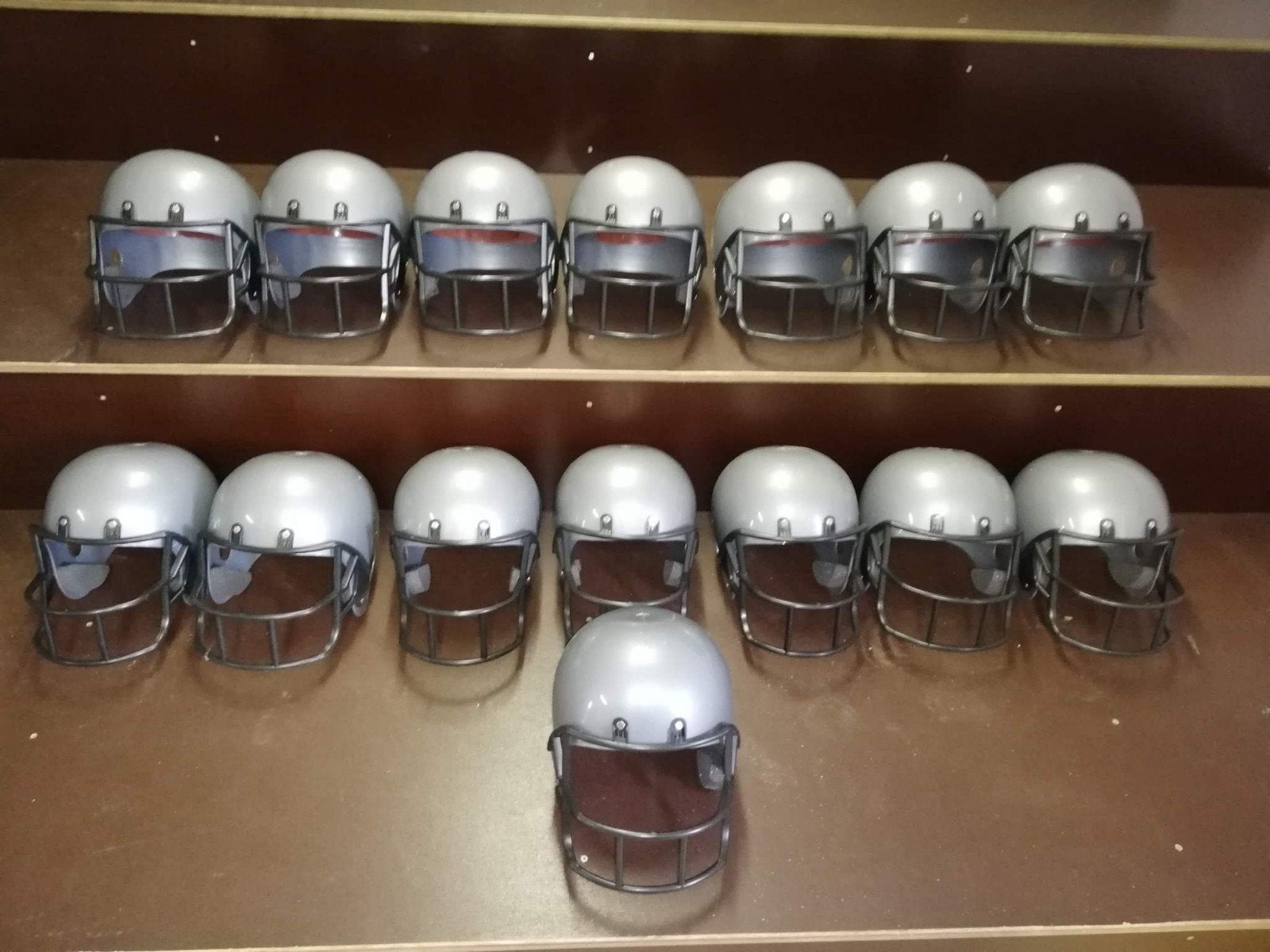 KOSTUUM: 15 American Football-helmen voor volwassenen., Kleding | Heren, Carnavalskleding en Feestkleding, Ophalen
