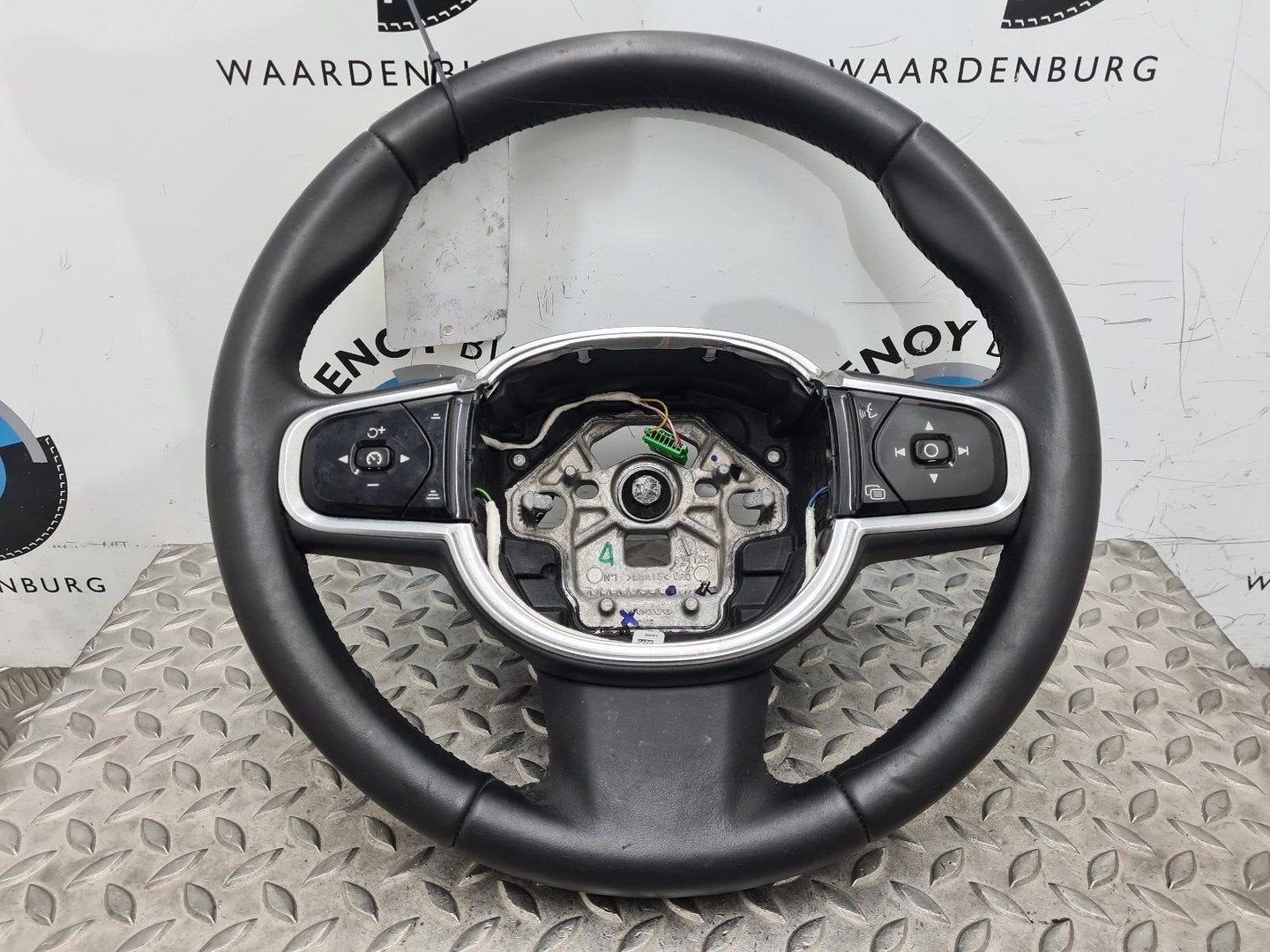 VOLVO XC90 XC90 T8 TWIN ENGINE STUURWIEL 2016, Enlèvement ou Envoi, Utilisé, ARN reconnu