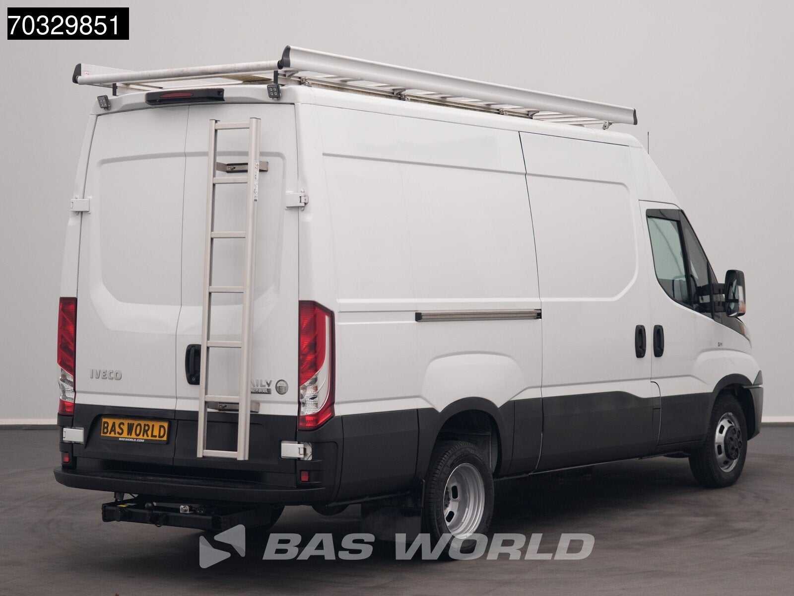 Iveco Daily 35C18 3.0L Automaat Dubbellucht L2H2 3,5t Trekha, Automaat, Stof, Gebruikt, Euro 6
