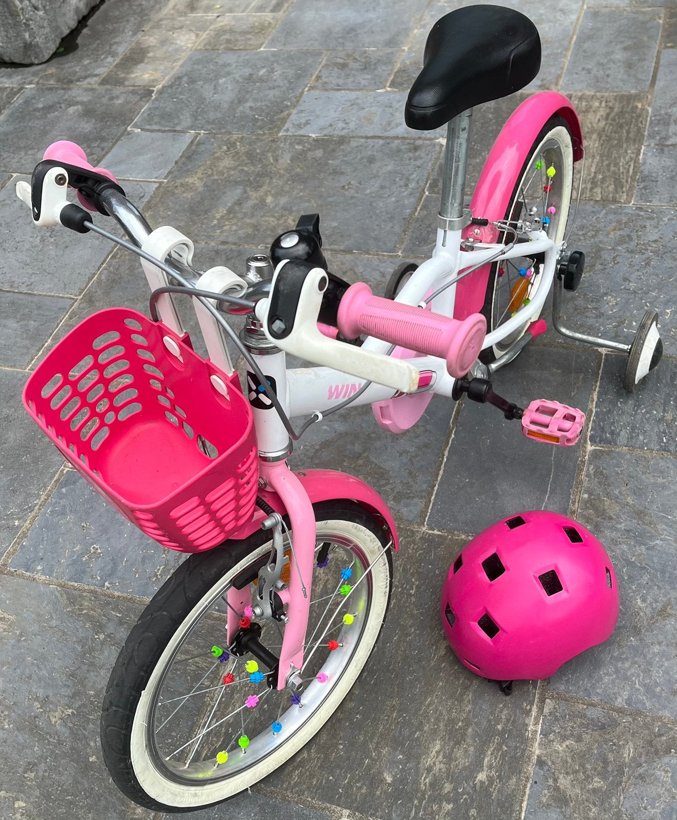 Vélo fille 16 pouces (4-6ans) petites roues et casque inclus, Fietsen en Brommers, Fietsen | Kinderfietsjes, Ophalen, Zijwieltjes